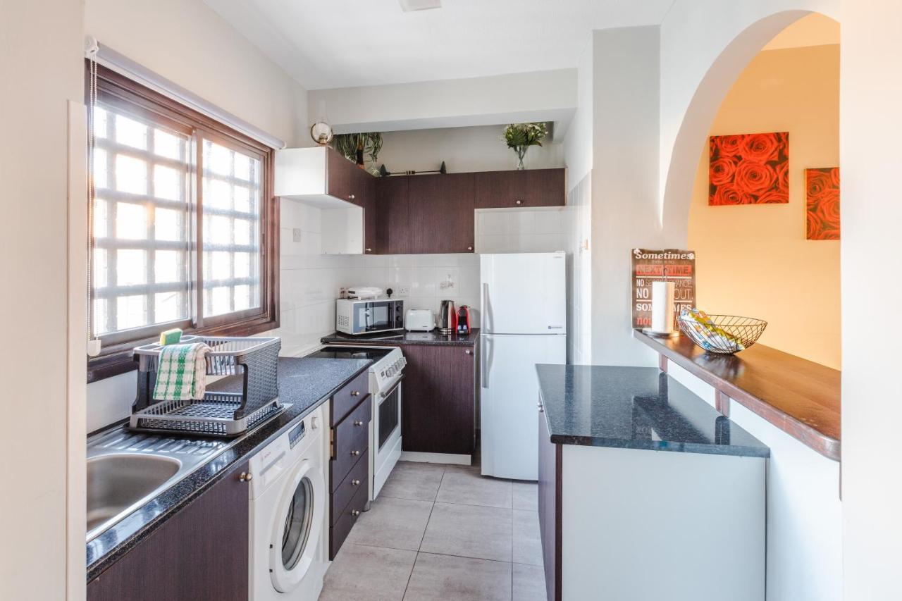 Alexis Apartments - Lovely 2-Bedroom With Swimming Pool Paphos Kültér fotó