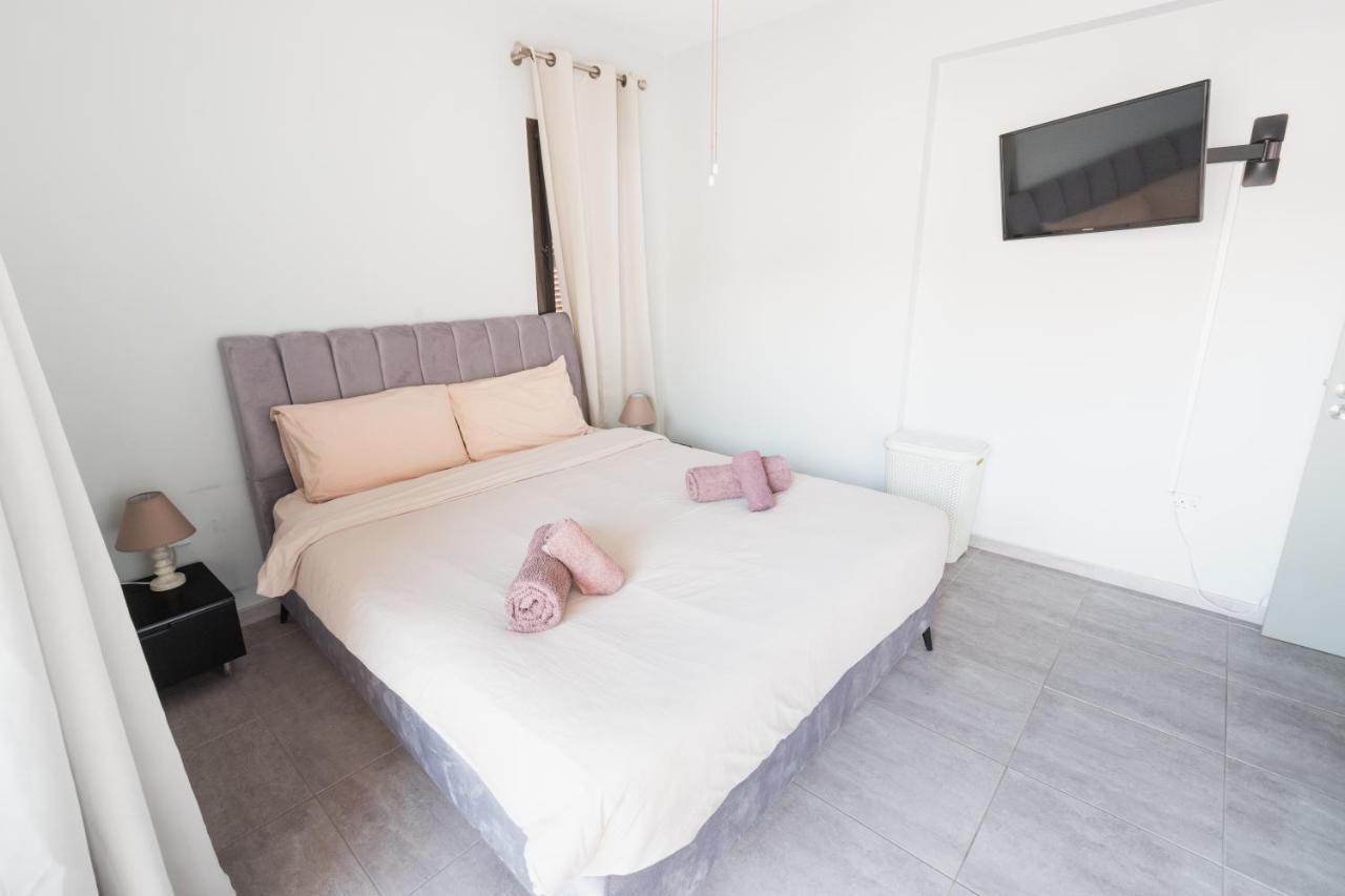 Alexis Apartments - Lovely 2-Bedroom With Swimming Pool Paphos Kültér fotó